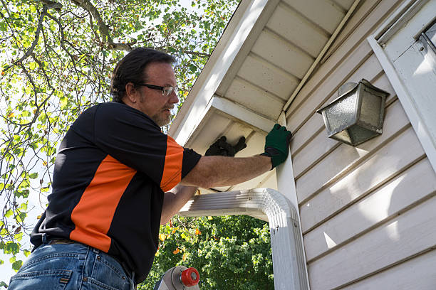 Siding Removal and Disposal in Flomaton, AL